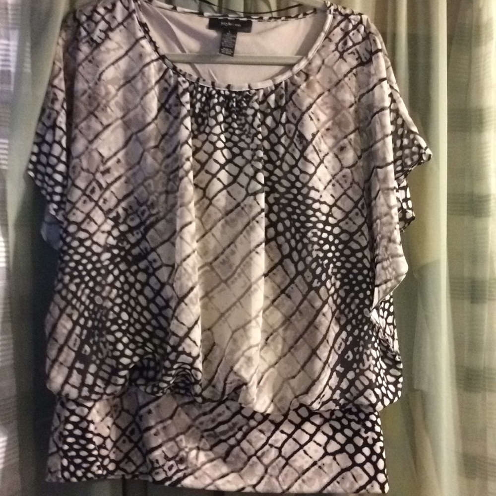 Ladies sleeveless top